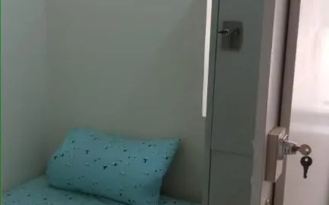 Deira Partition room