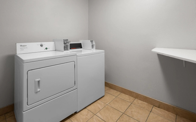 Microtel Inn by Wyndham Albany Airport