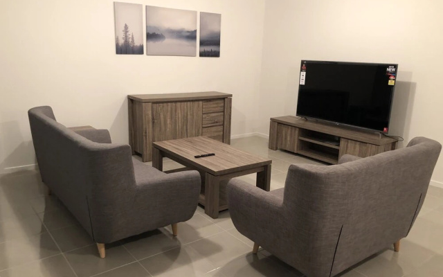 Apple House Tarneit North