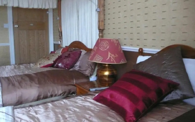 Sandilands House