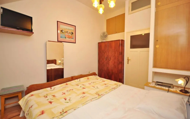 Apartments Mladen