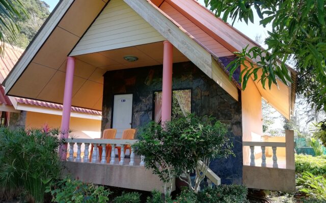 Отель Rim Khao Resort Ланта вид на фасад