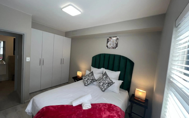 Woodys N Brooks Luxurious Apartments 11