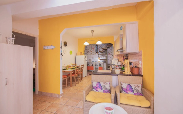 Jo's Guesthouse, Benitses