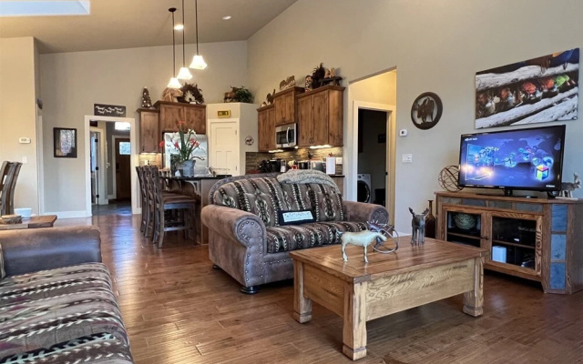 Ol239 Meadow Lake Country Escape