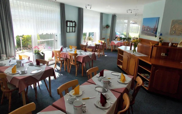 Garni Hotel-Pension Holum