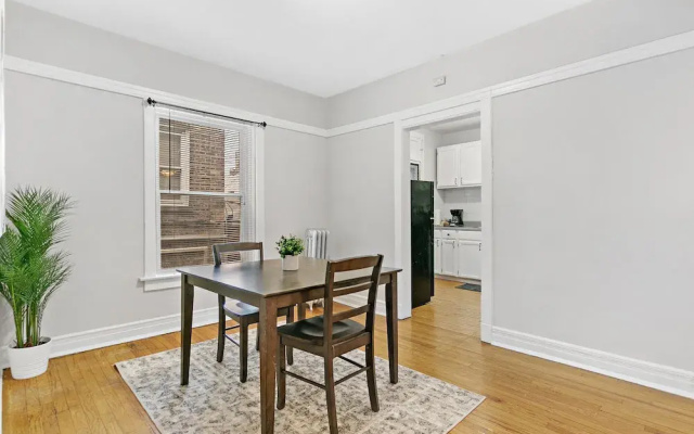 1BR Explore Town in Loyola Park