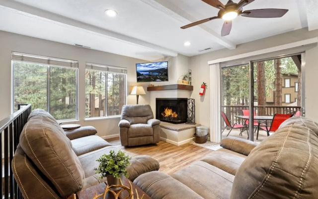 Family Fun Getaway - 3 Story Condo