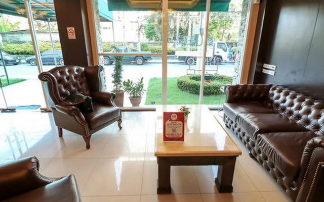 Nida Rooms New Petchburi Perspective at The Green Bells