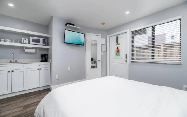 Shell on the Beach 103 - RENOVATED