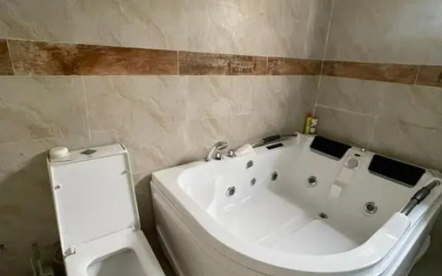 4 bedroom apartment available osapa