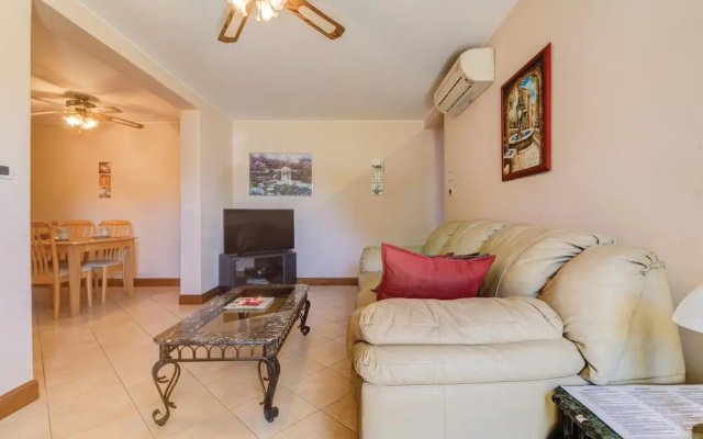 Stunning Home in Barban With Wifi and 6 Bedrooms