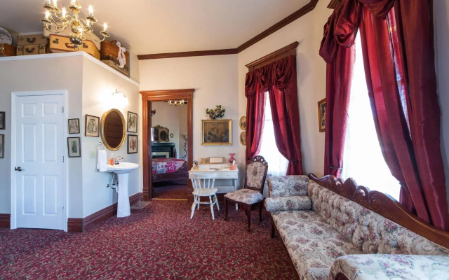 Grand Victorian Inn