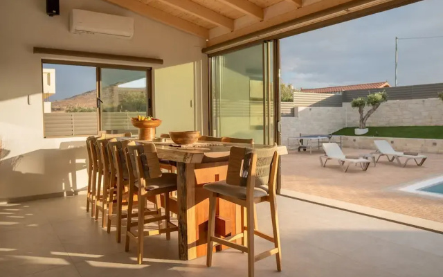 Avelia Luxury Villa With Private Pool
