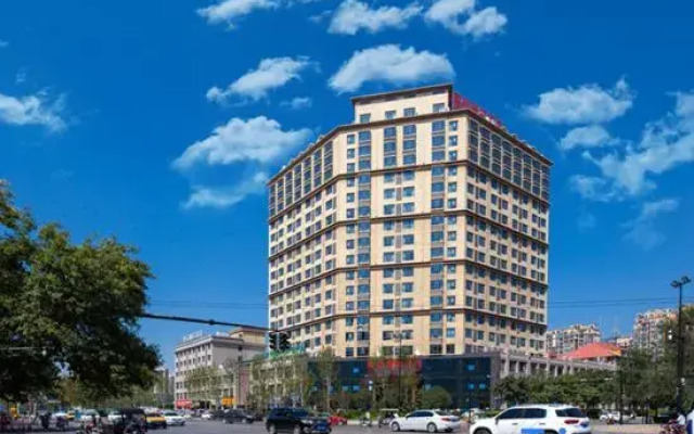Kaifeng Yantong International Hotel (Drum Tower Square Jinming Square)