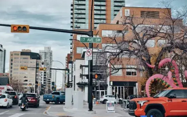 Urban Nest-Stay Close to Trendy Restaurants and Shops