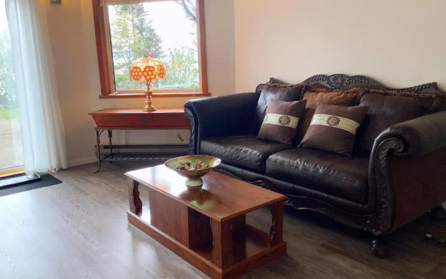 Stunning Ocean Mountain View 3 BR Suite
