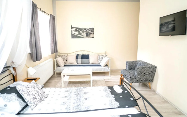 Studio in Zagreb, With Furnished Terrace and Wifi