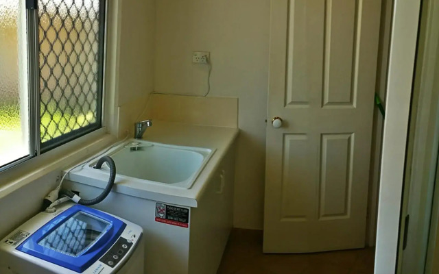 Sea View Villa. 2 bedroom. Sleeps 4. Free WIFI