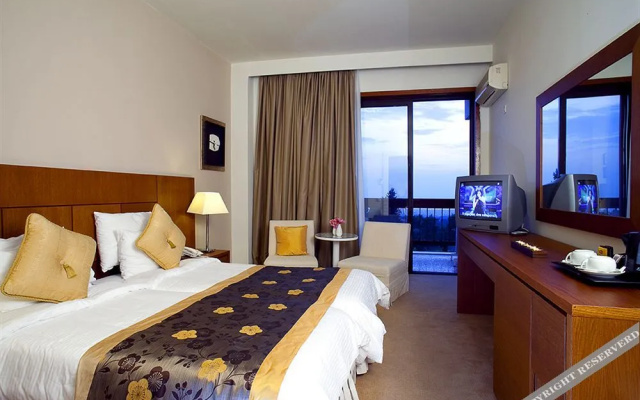 Nepheli Hotel