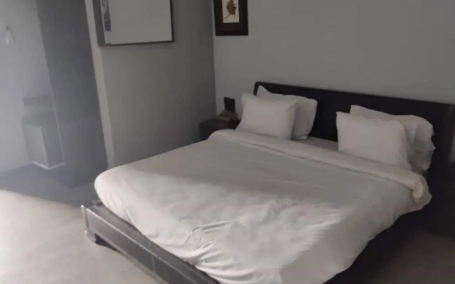 The Crib-Artist Residence