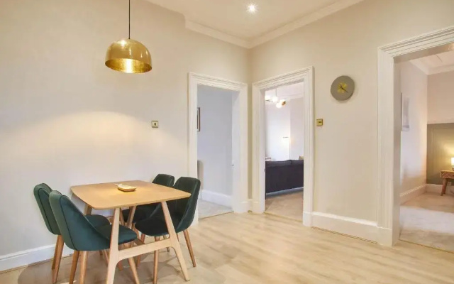 Host Stay Huntcliff View Apartment