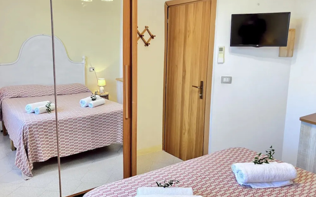 Apartment in Villa With Garden Close to the sea