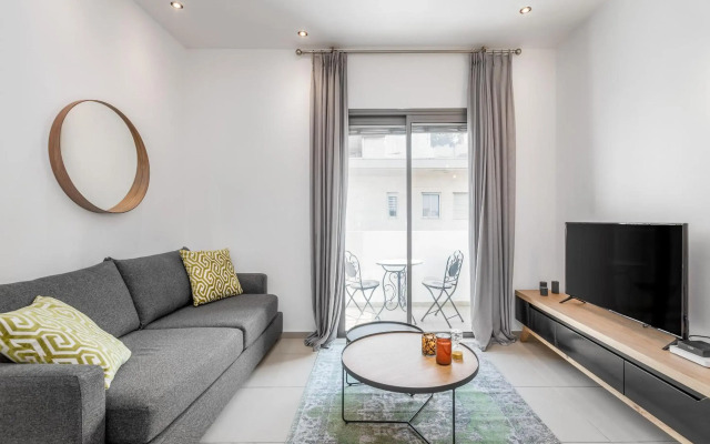 Ben Gurion Area - Modern 2 BDR with balcony