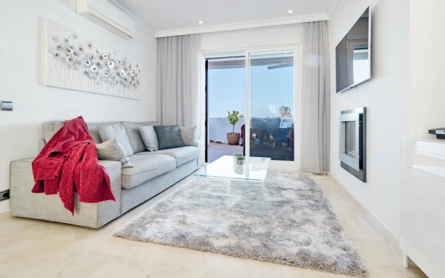 AGC28- 2 bedroom apt walking distance to beach