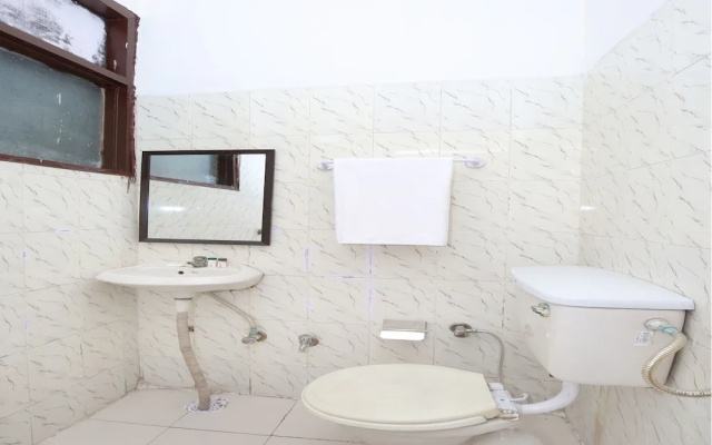 OYO 12967 Hotel Simran