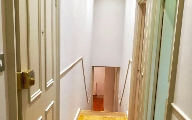 2 Bed Earls Court Hfs14