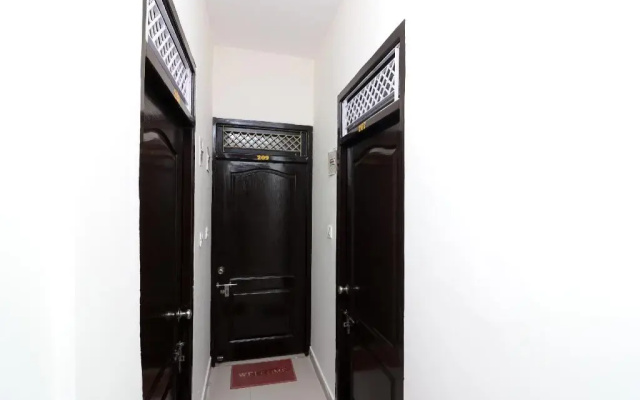 New Delhi Guest House By OYO Rooms