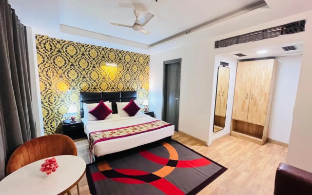 Qotel Hotel AT Residency Kaushambi