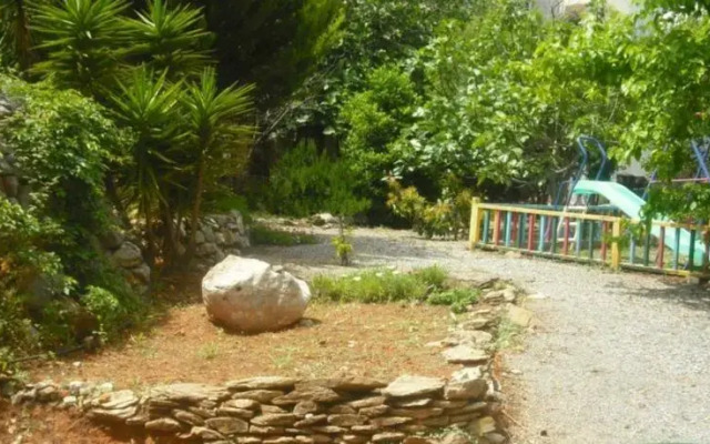 Mary Hotel Mochos