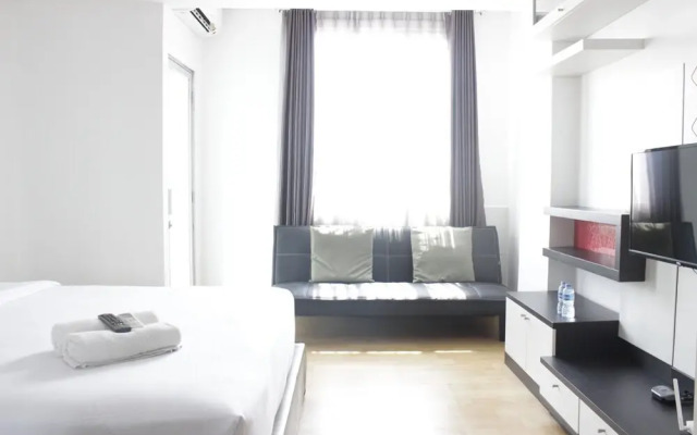 Pleasant and Comfy Studio Room at Emerald Towers Apartment