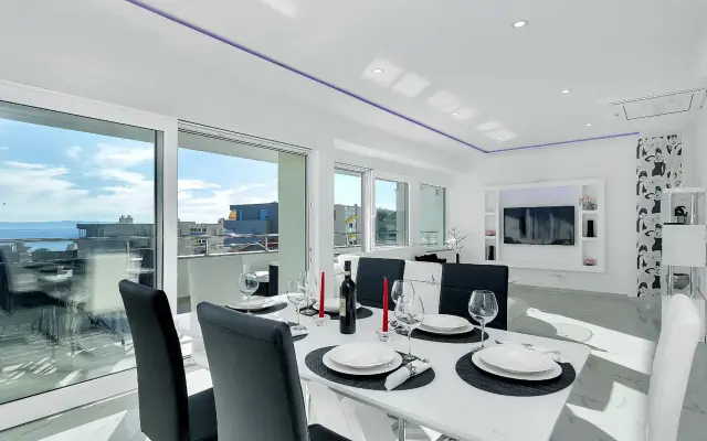 Penthouse Lush Makarska