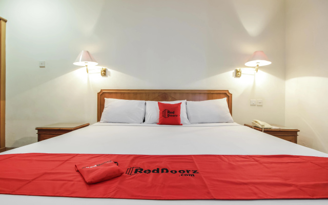 RedDoorz Plus near GBK Senayan