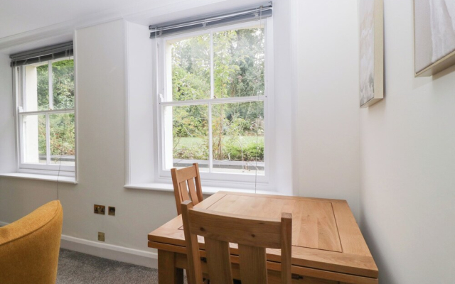 Flat 2 Battledown Grange
