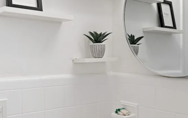 Charming Cozy Studio Lake Ridge