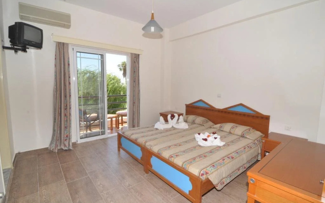 Hollywood Suites