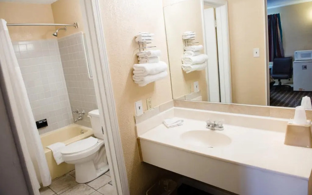 Grand View Plaza Inn & Suites