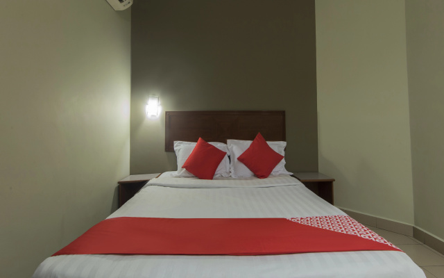 Super OYO 828 Comfort Hotel Shah Alam