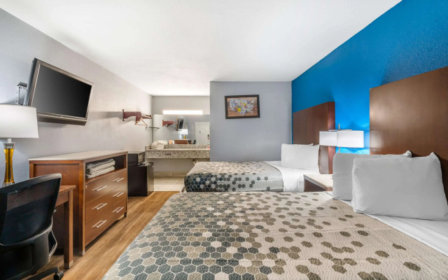 Econo Lodge Inn & Suites Virginia Beach - Norfolk