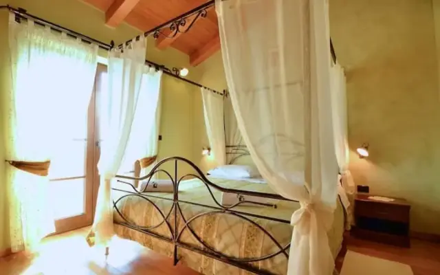 Lovely 5-bed Villa in Buzet