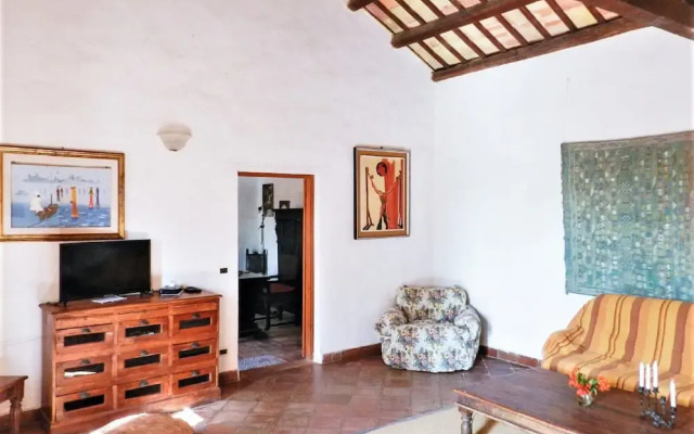 Delightful Holiday Home in Fulgatore With Swimming Pool