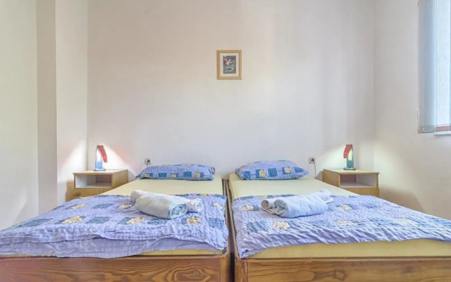 Comfort Pool Apartments