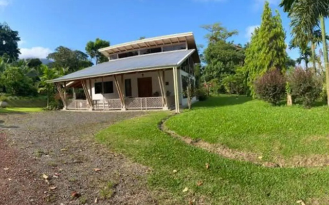 Casa Villa Jade - 10km de Río Celeste