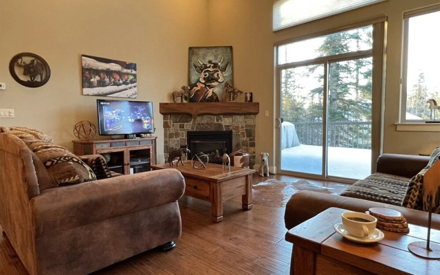Ol239 Meadow Lake Country Escape