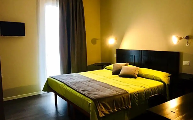 Pove 2.4 Hotel