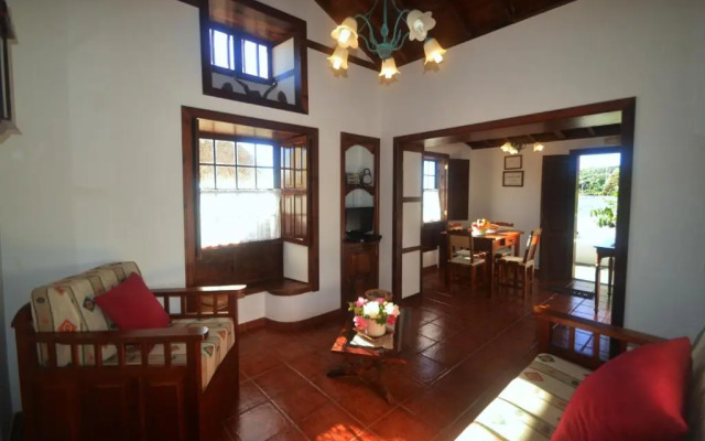 Casa Rural Dos Aguas by Isla Bonita